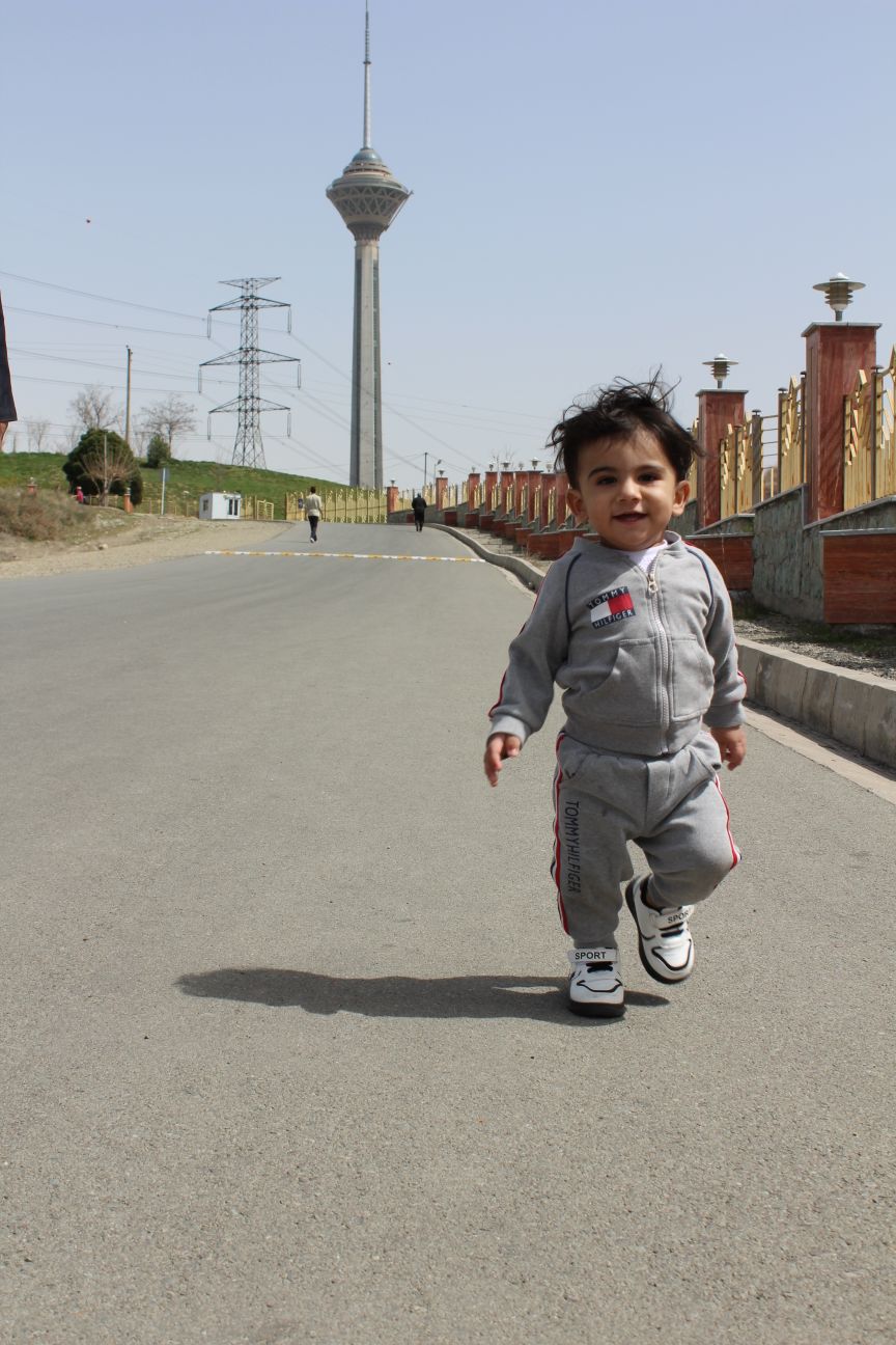 پانزده ماهگی کودک رادین و آیلین اسکندرزاده