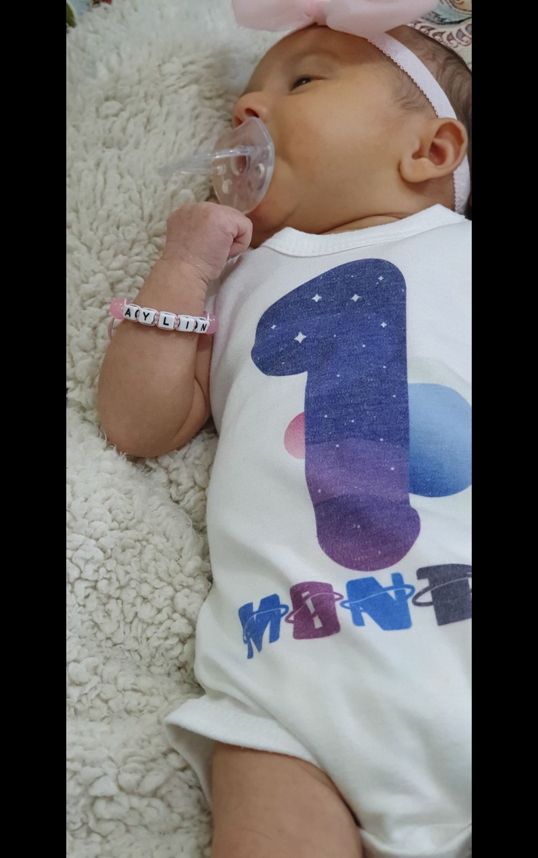 یک ماهگی نوزاد رادین و آیلین اسکندرزاده