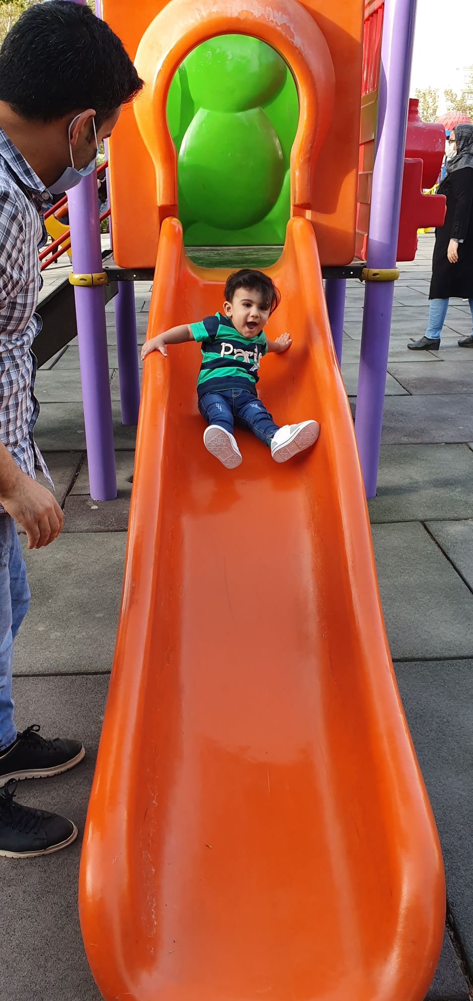 پانزده ماهگی کودک رادین و آیلین اسکندرزاده