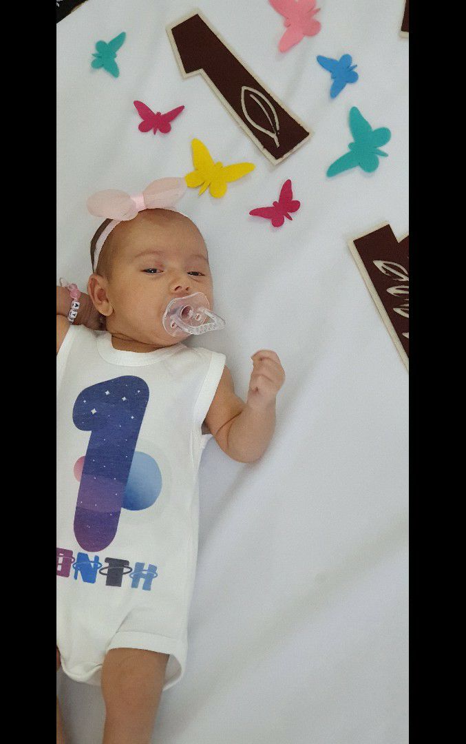 یک ماهگی نوزاد رادین و آیلین اسکندرزاده