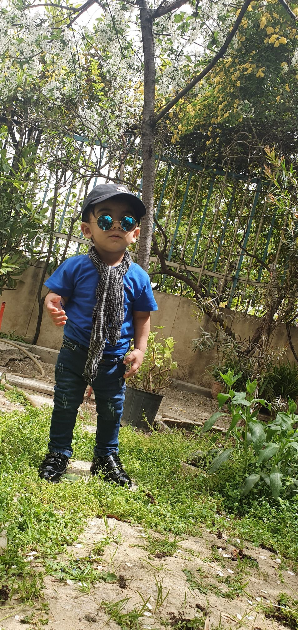 شانزده ماهگی کودک رادین و آیلین اسکندرزاده