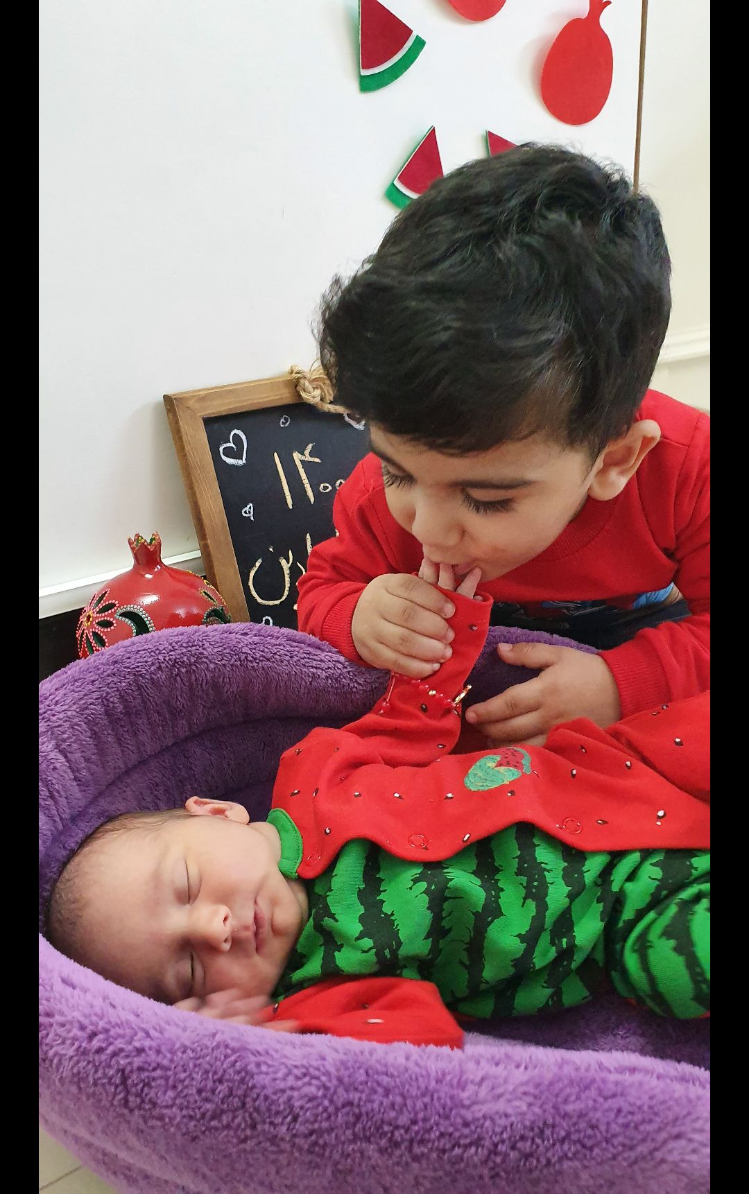 شب یلدا کودک رادین و آیلین اسکندرزاده