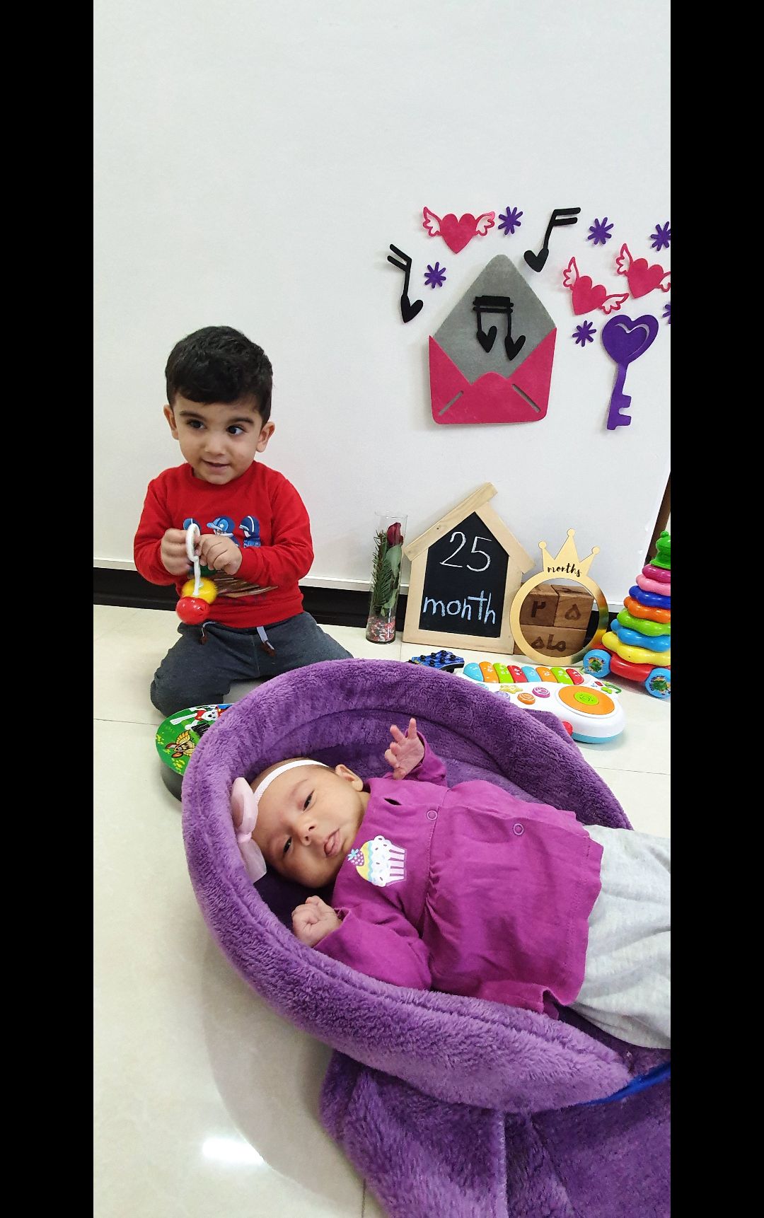 یک ماهگی نوزاد رادین و آیلین اسکندرزاده