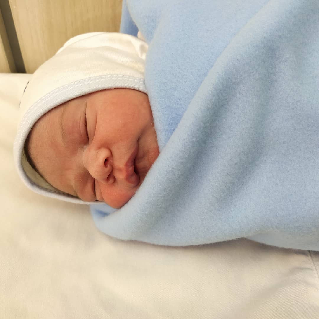 متولد شدن نوزاد علی‌اصغر صابری