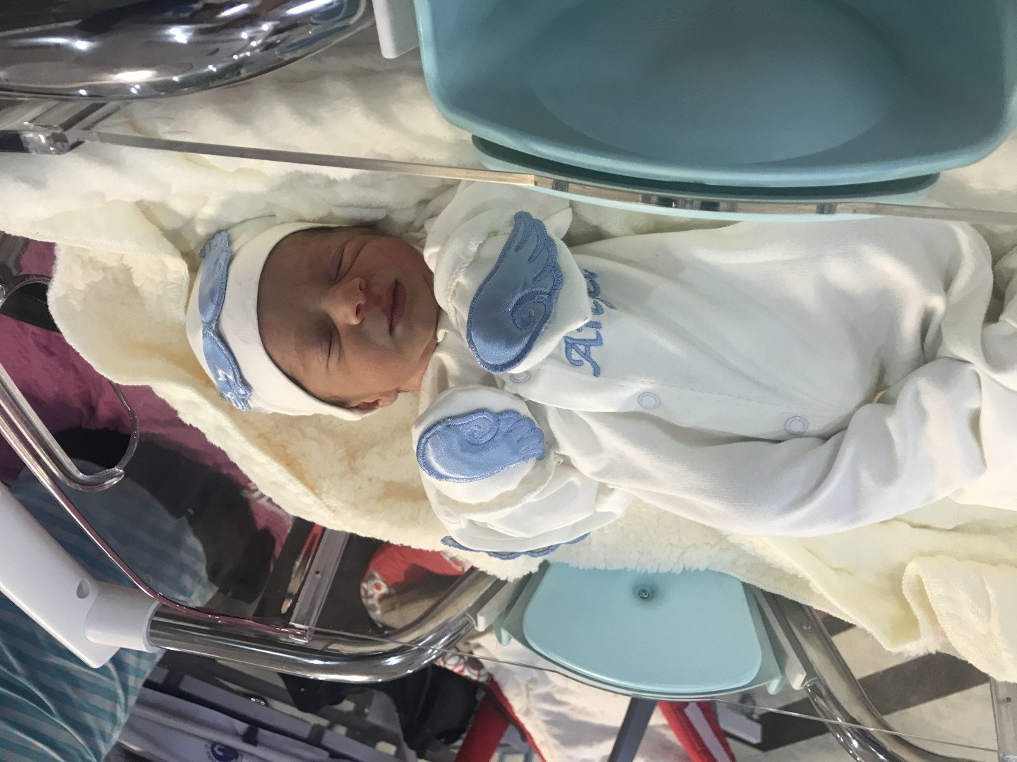 متولد شدن نوزاد آریو برزن ظهرابی