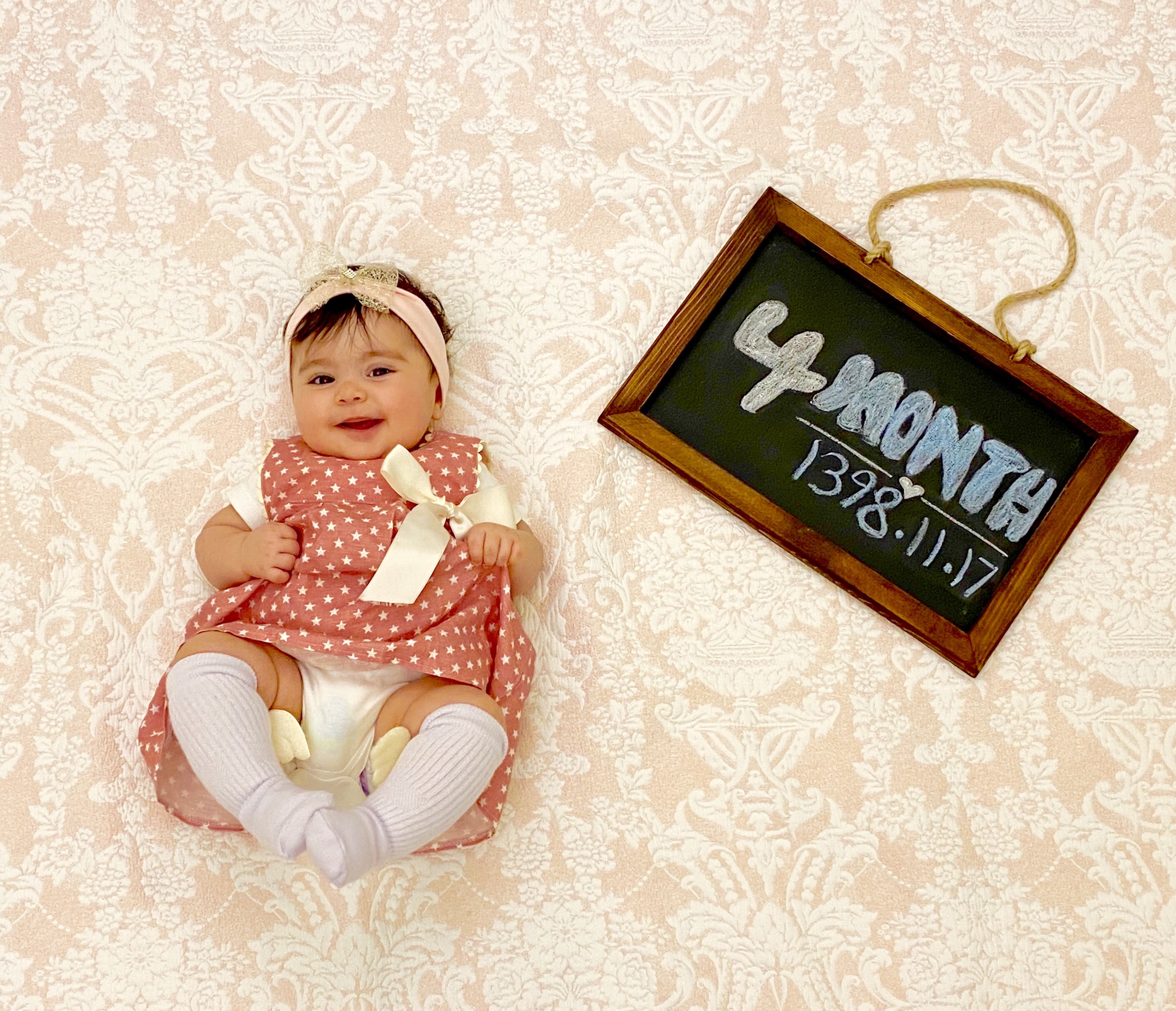 چهار ماهگی نوزاد بهار ذوالفقارپور