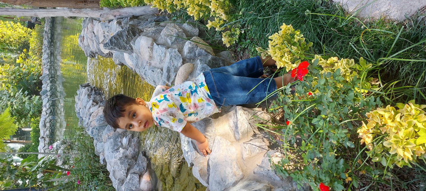 تم عکس تابستانی کودک شایان روشنی