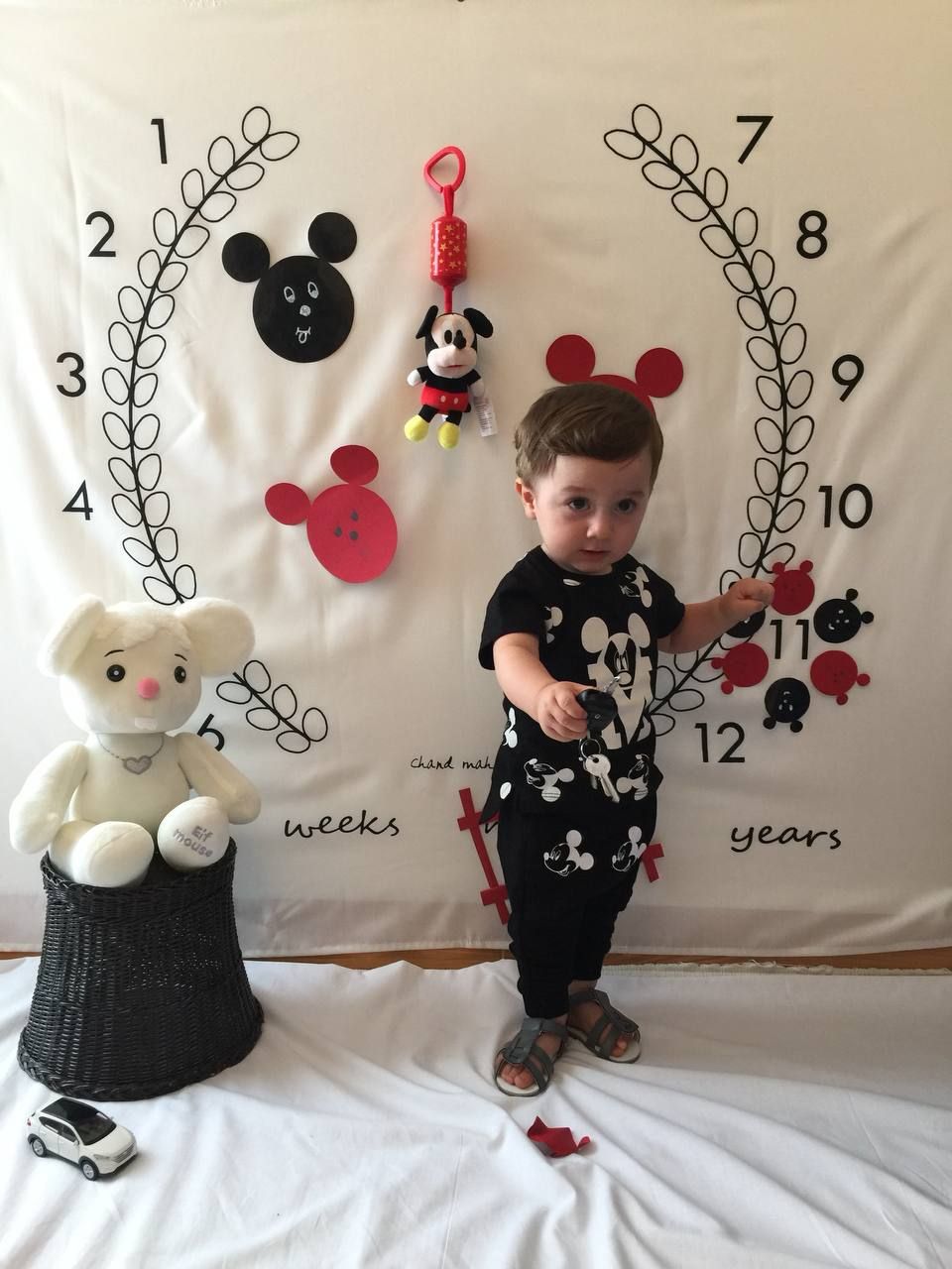 ایستادن نوزاد باراد رحیمی