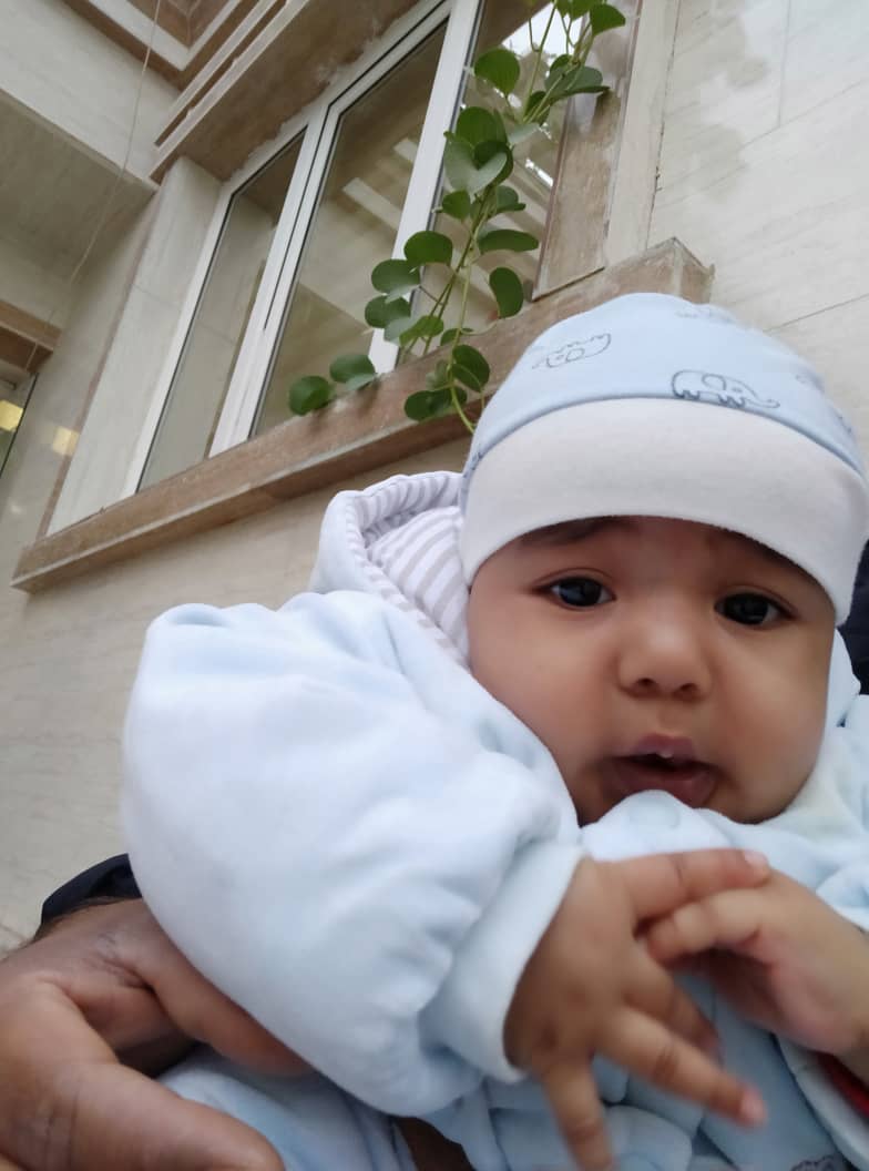 متولد شدن نوزاد علی چعبی