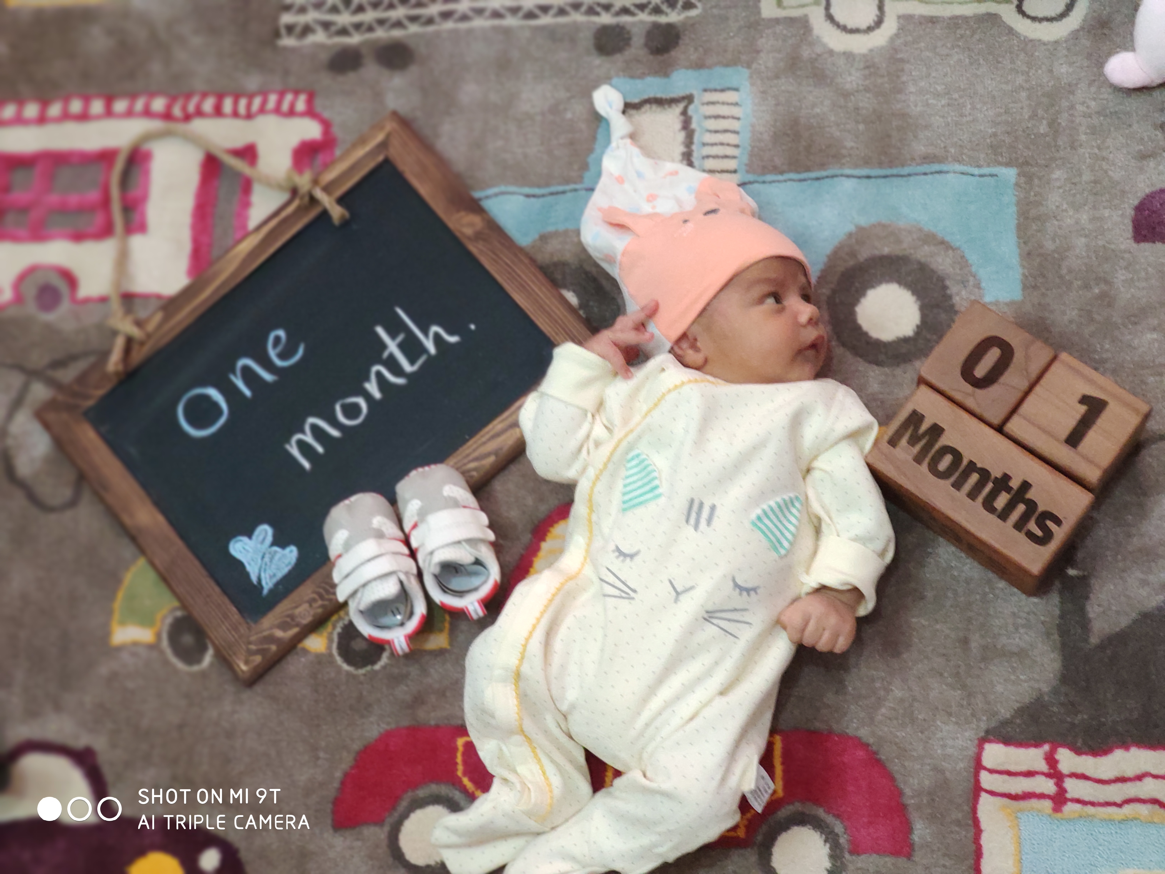 یک ماهگی نوزاد فرهان کیانی