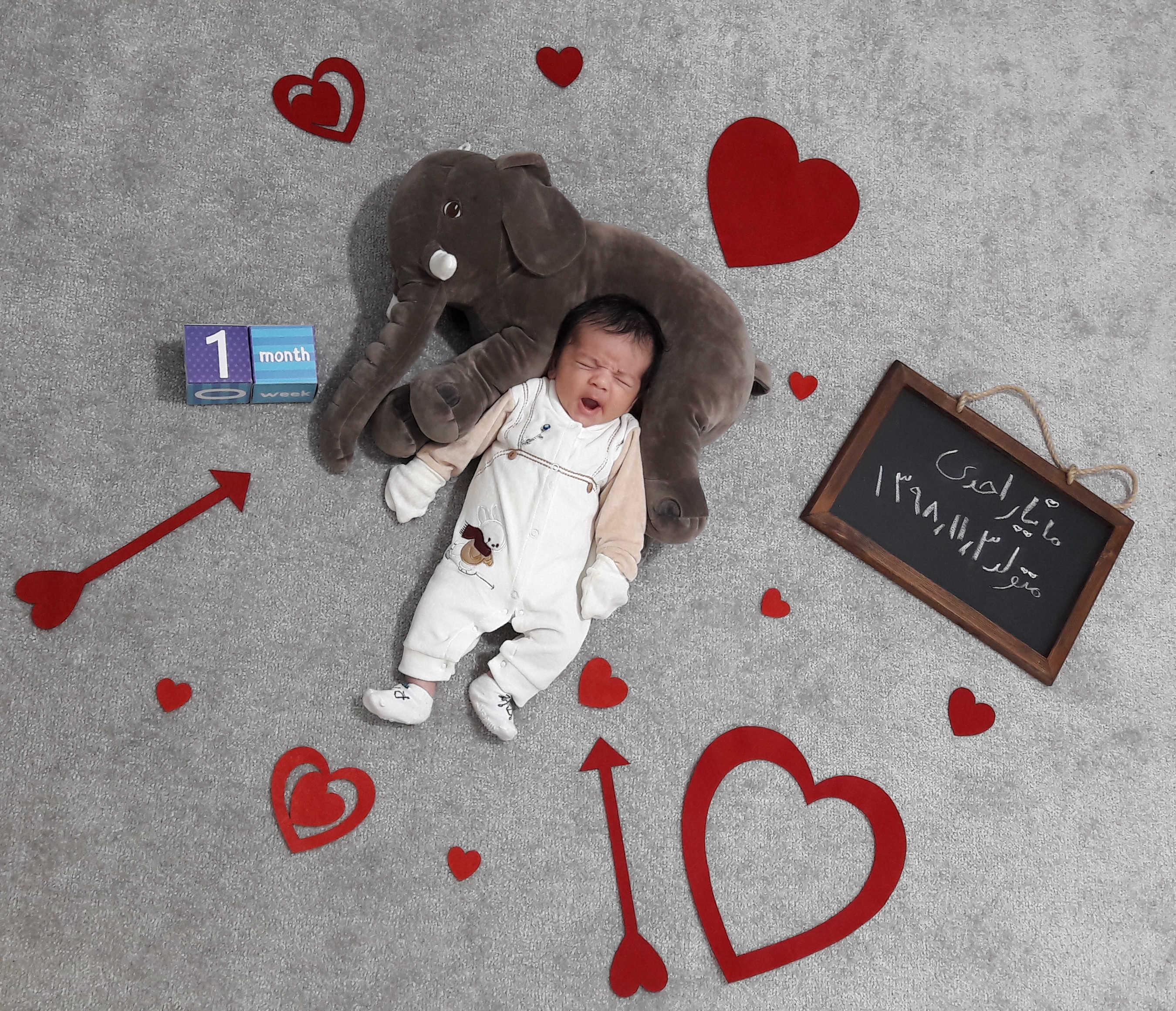 یک ماهگی نوزاد مانیار احدی