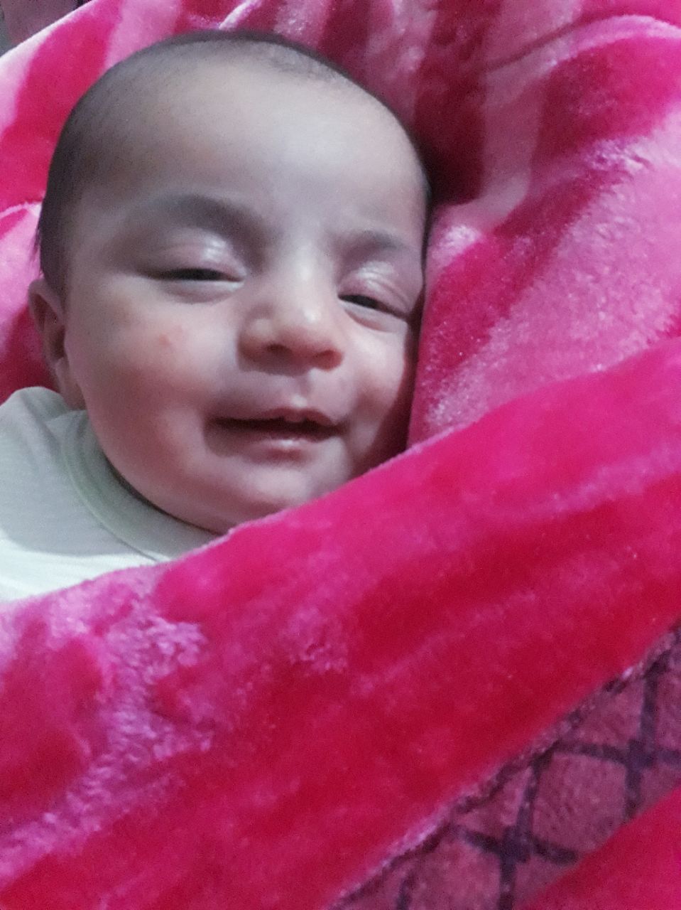 یک ماهگی نوزاد آوا پیرنیا