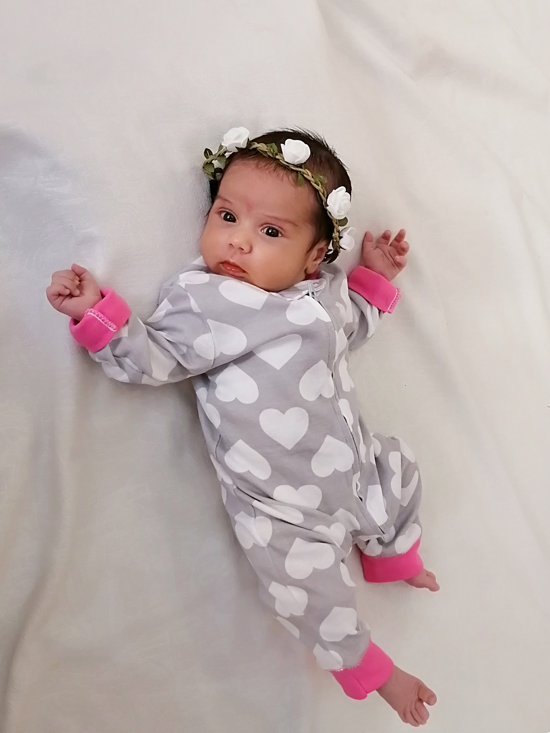 متولد شدن نوزاد روژا احمدی