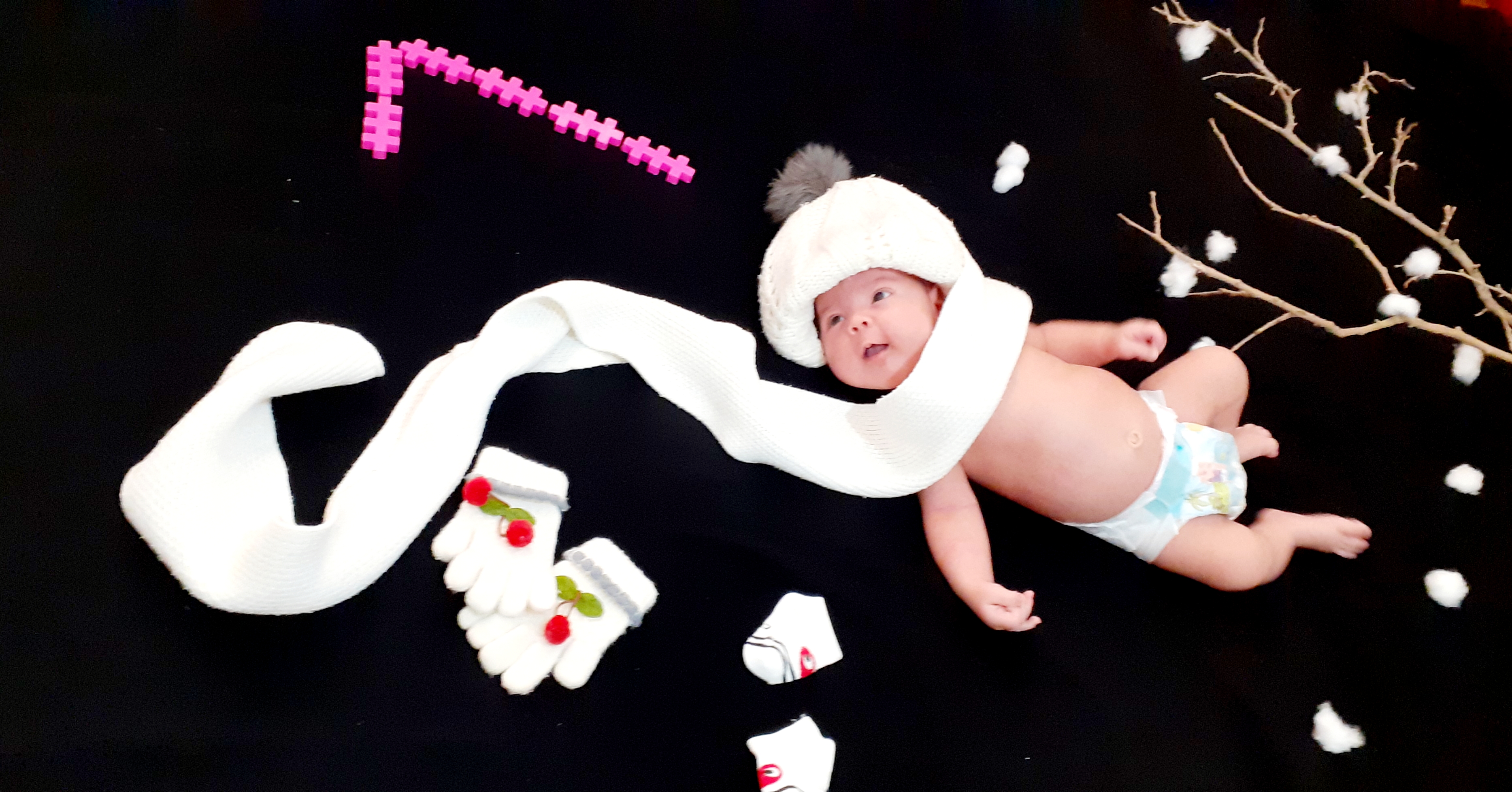 یک ماهگی نوزاد آوین رستمیان