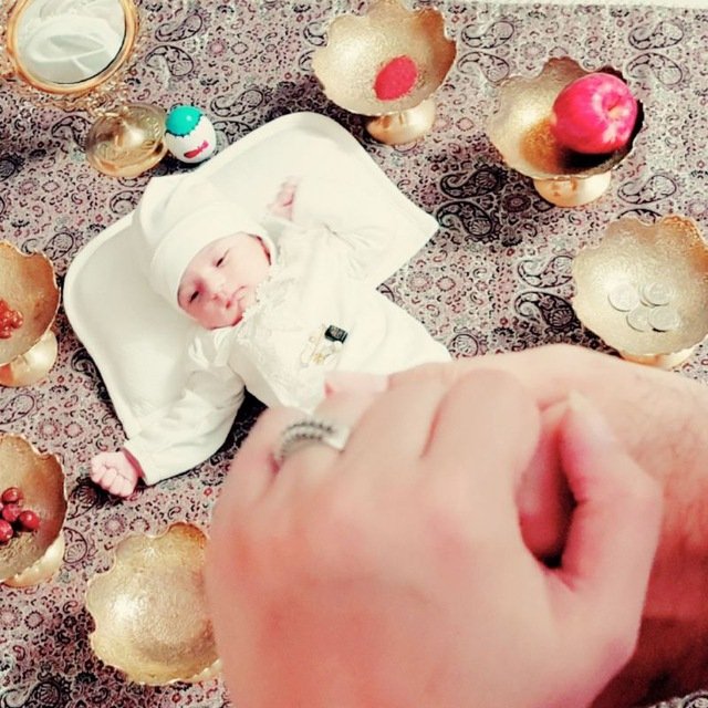 یک ماهگی نوزاد مانلی.م.انصاری