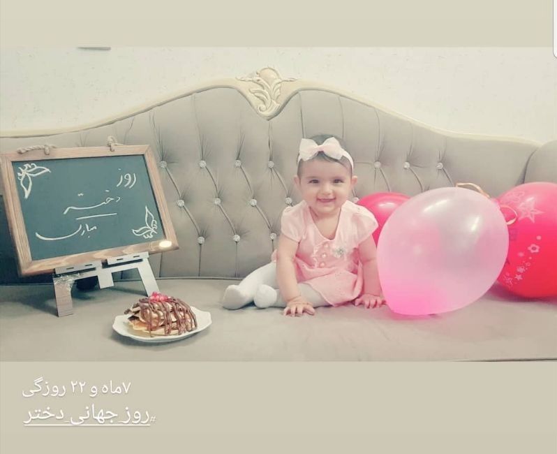 اولین نشستن نوزاد مانلی.م.انصاری