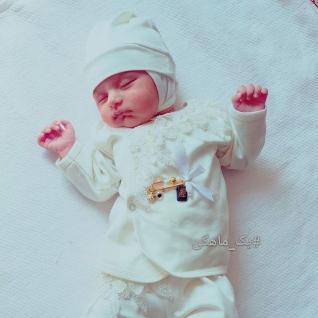 یک ماهگی نوزاد مانلی.م.انصاری