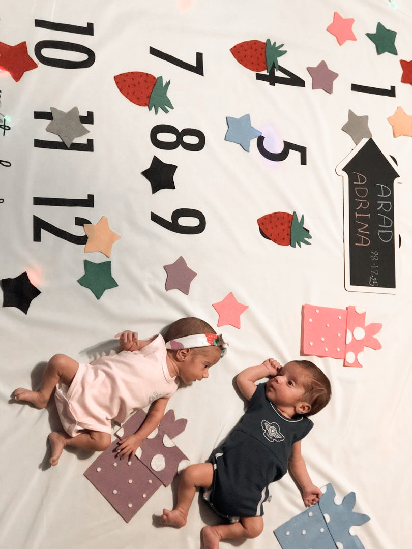 یک ماهگی نوزاد آراد و آدرینا جالب