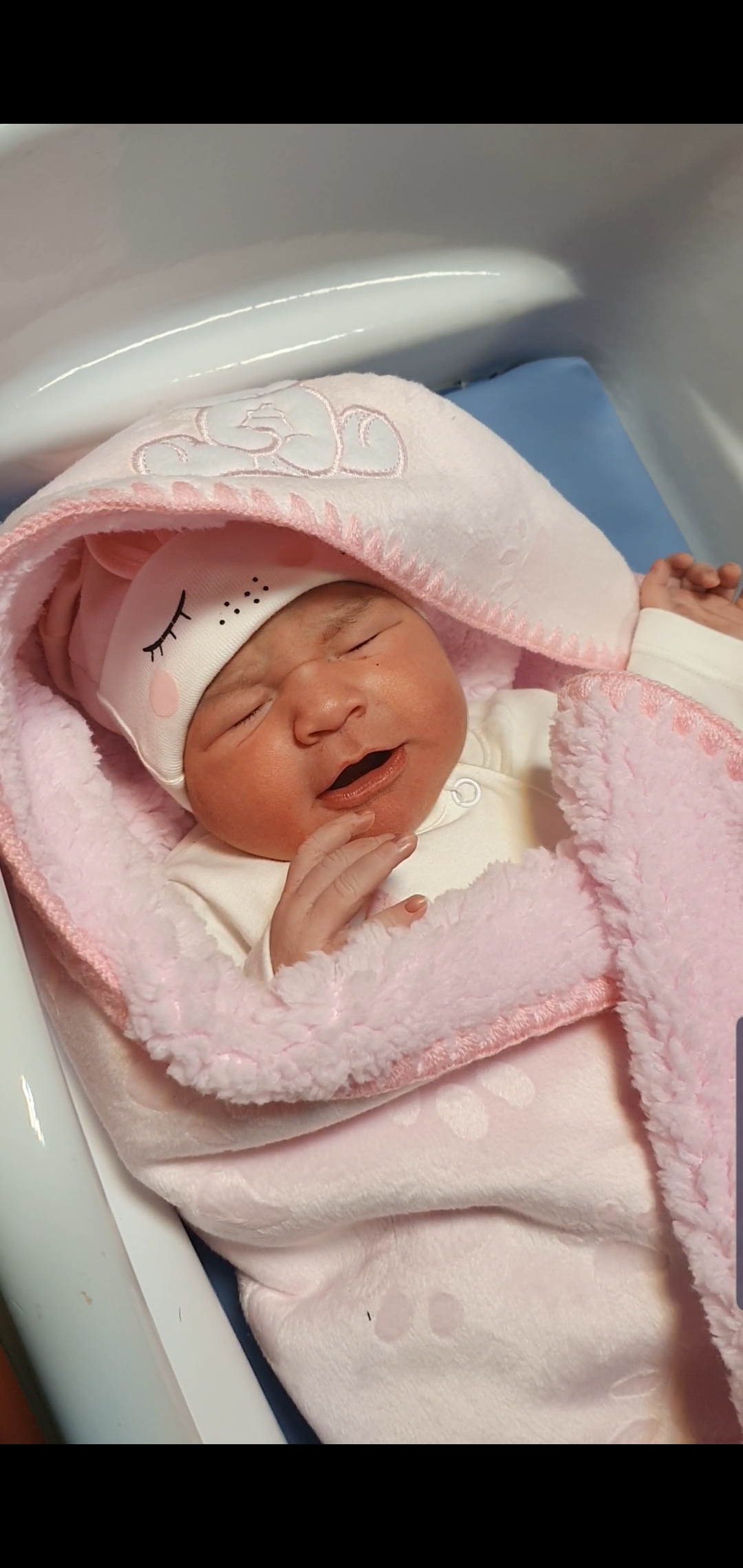 متولد شدن نوزاد ملینا اکبرآبادی