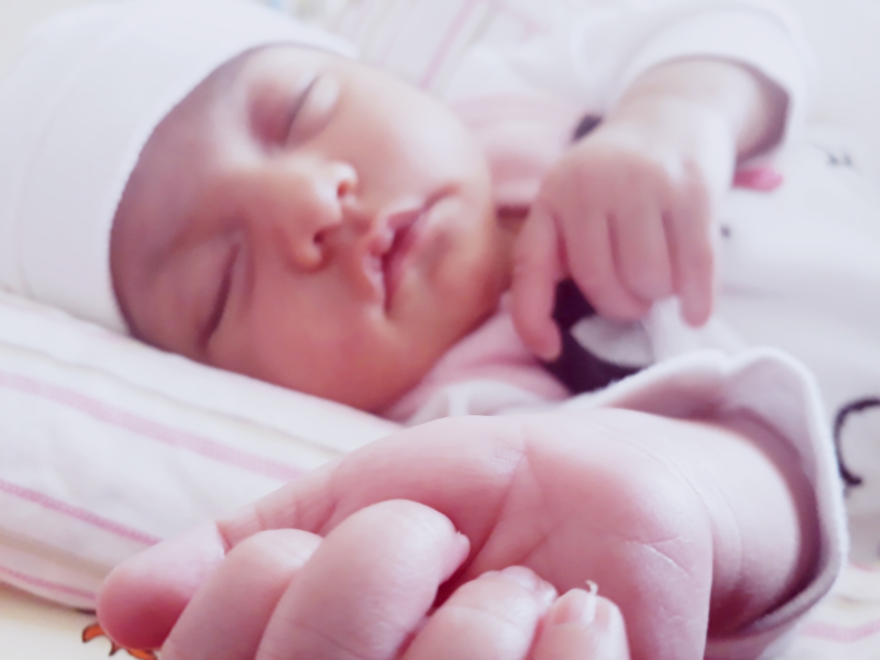 متولد شدن نوزاد مانا اسدی