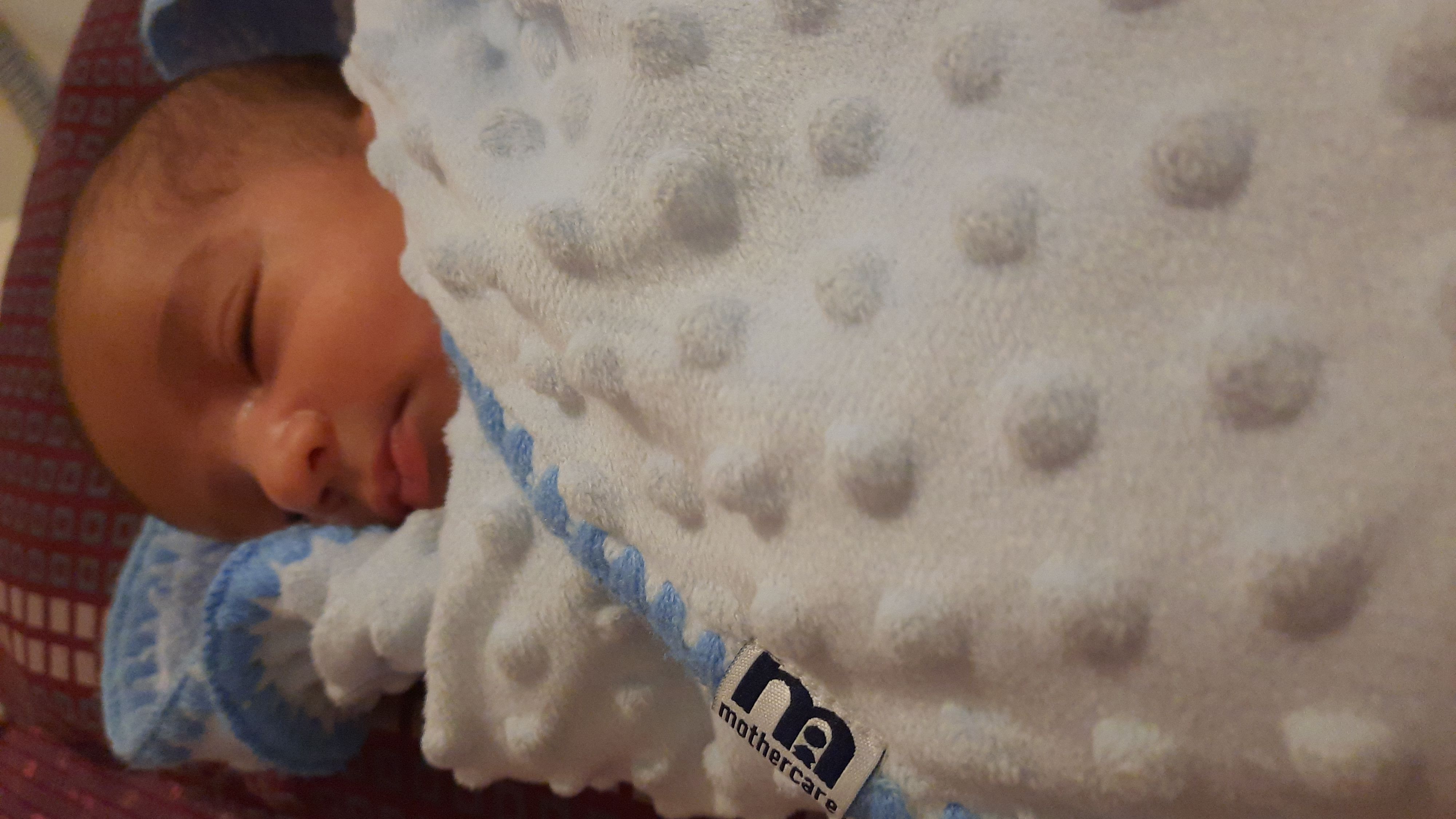 یک ماهگی نوزاد سورنا سهراب نژاد