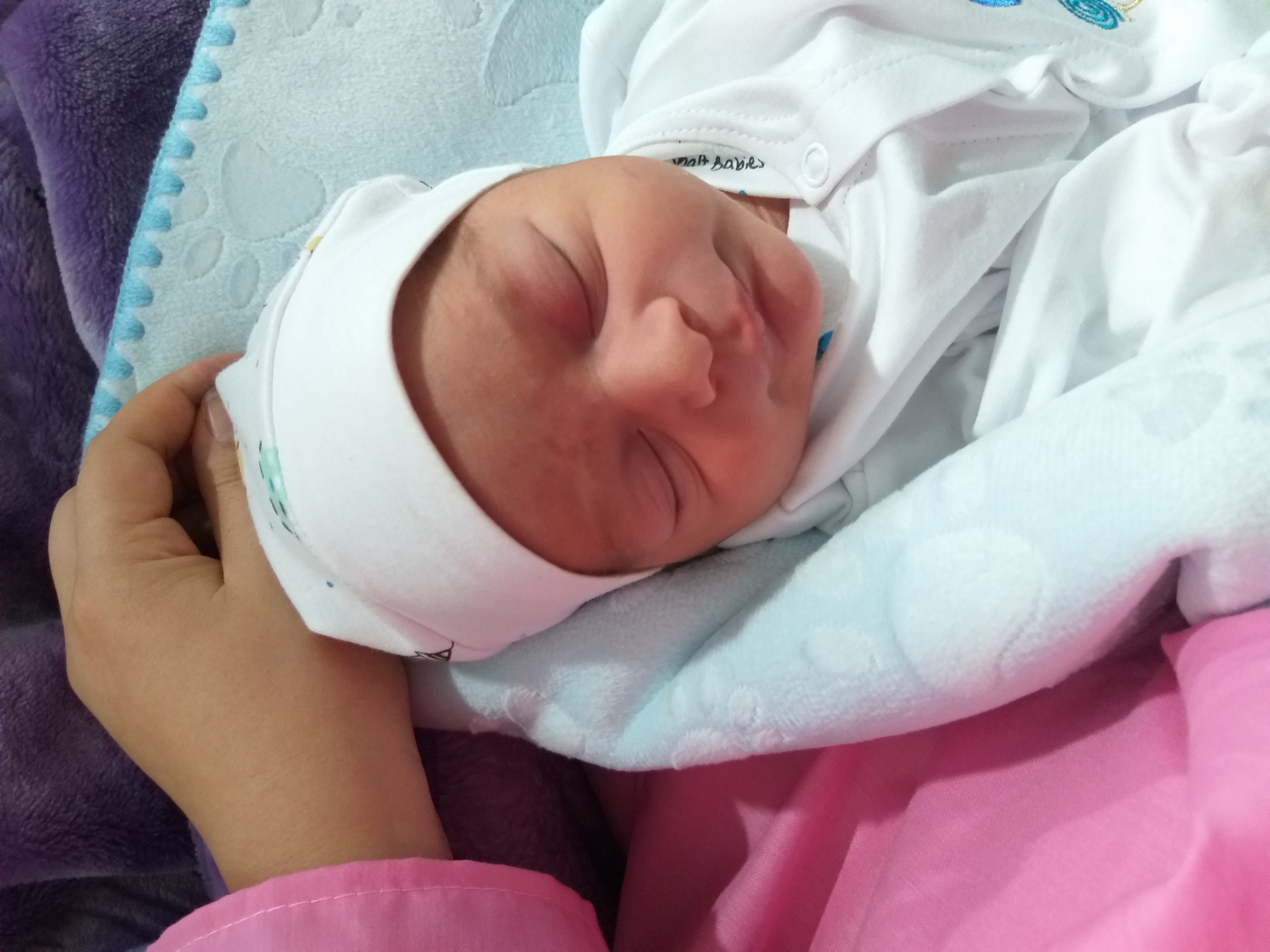 متولد شدن نوزاد مهراد برنقوری