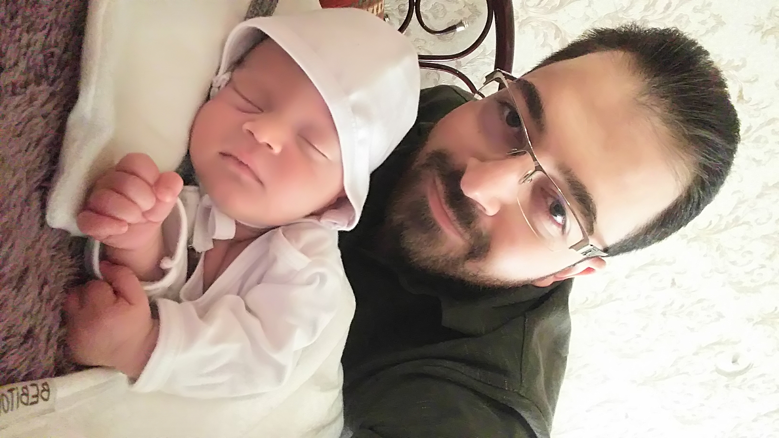 متولد شدن نوزاد کیارش کریمی