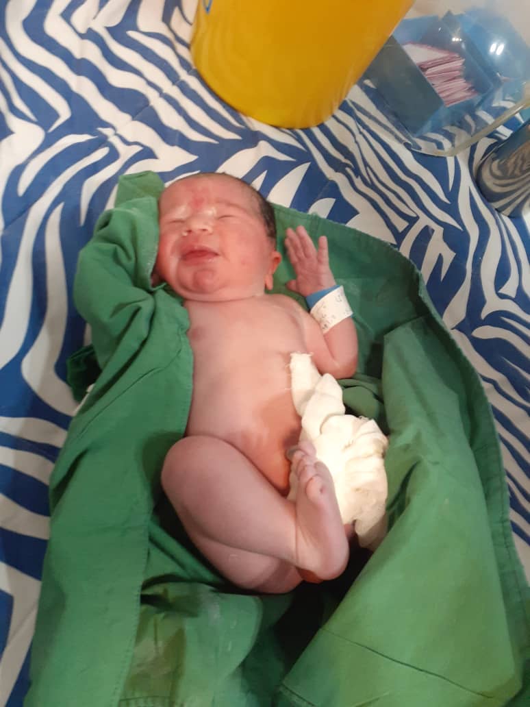 متولد شدن نوزاد مسيحا وحداني پارسا