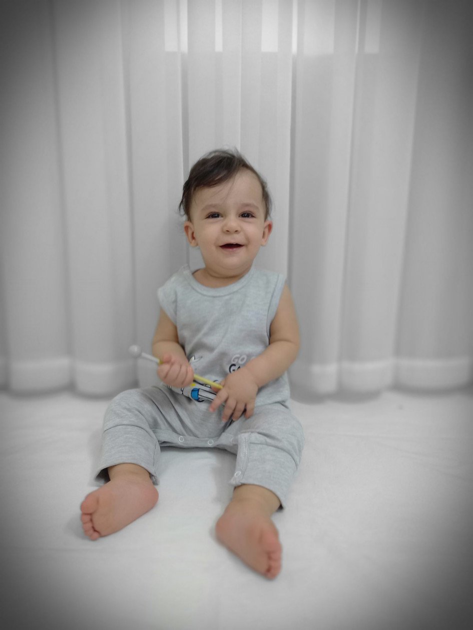 ایستادن نوزاد علیرضا ساده