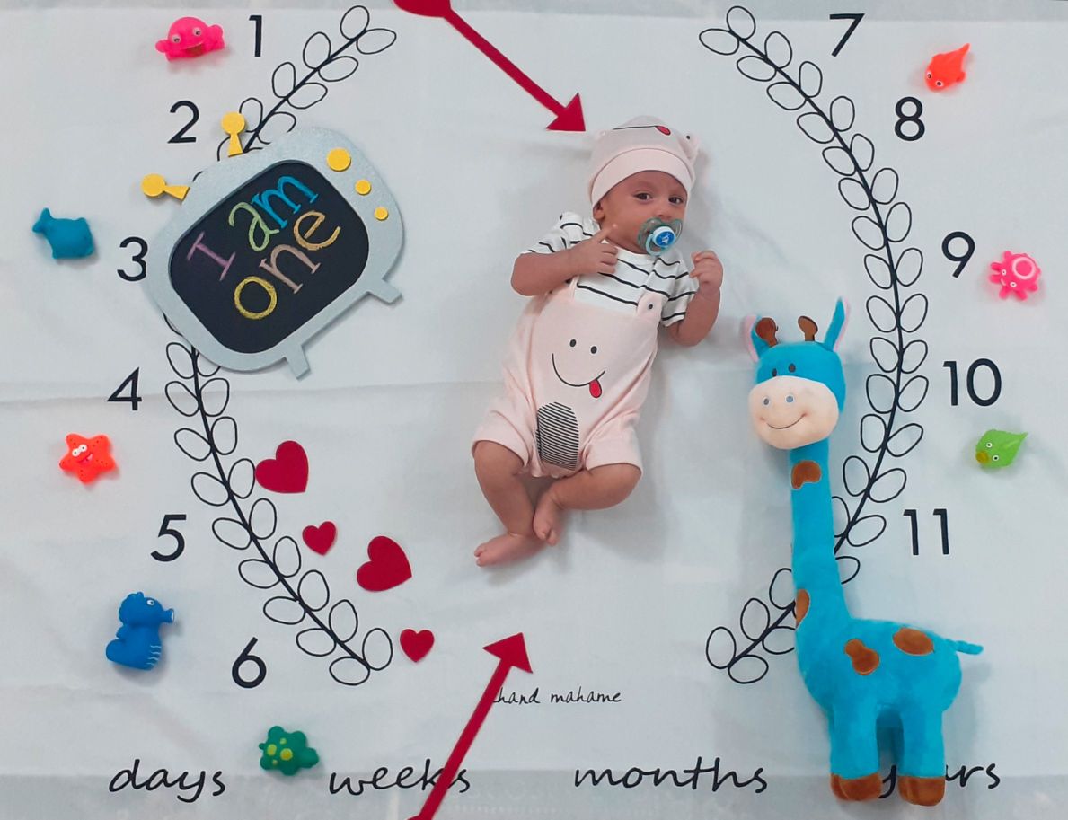 یک ماهگی نوزاد علیرضا ساده