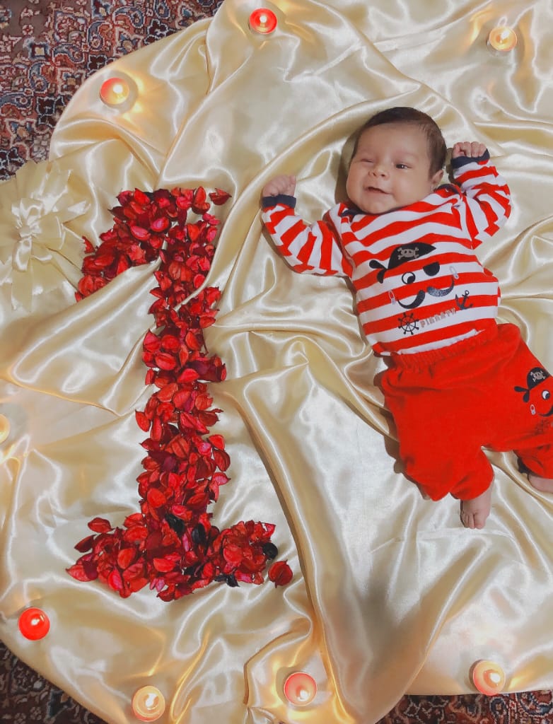 یک ماهگی نوزاد اهورانصیری راد