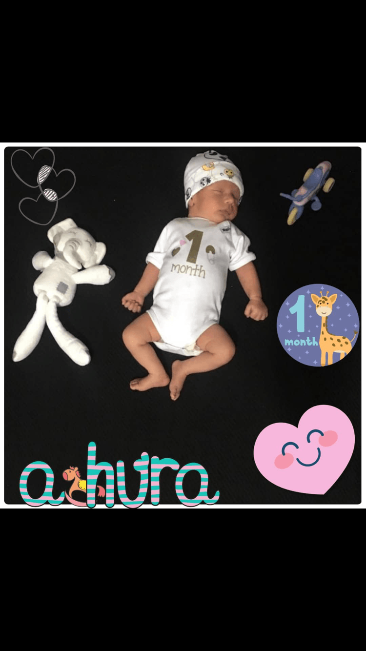 یک ماهگی نوزاد اهورا صميمي