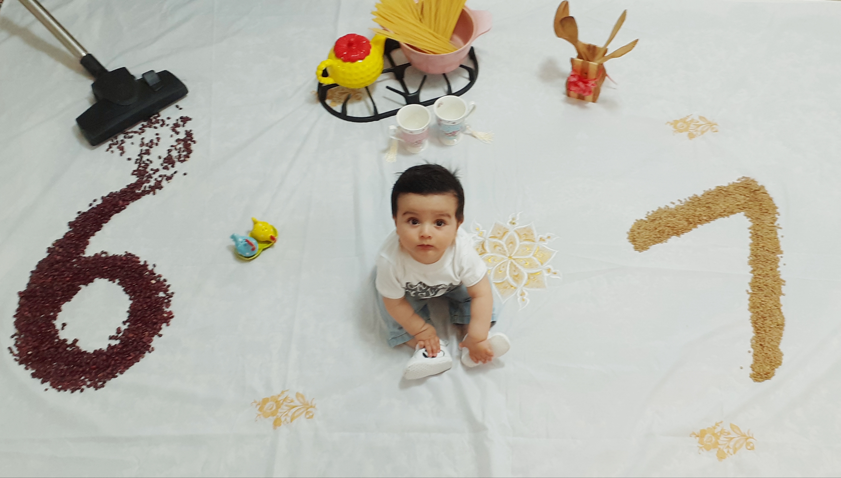 چهار‌دست و پا رفتن نوزاد مهدیار رشوند