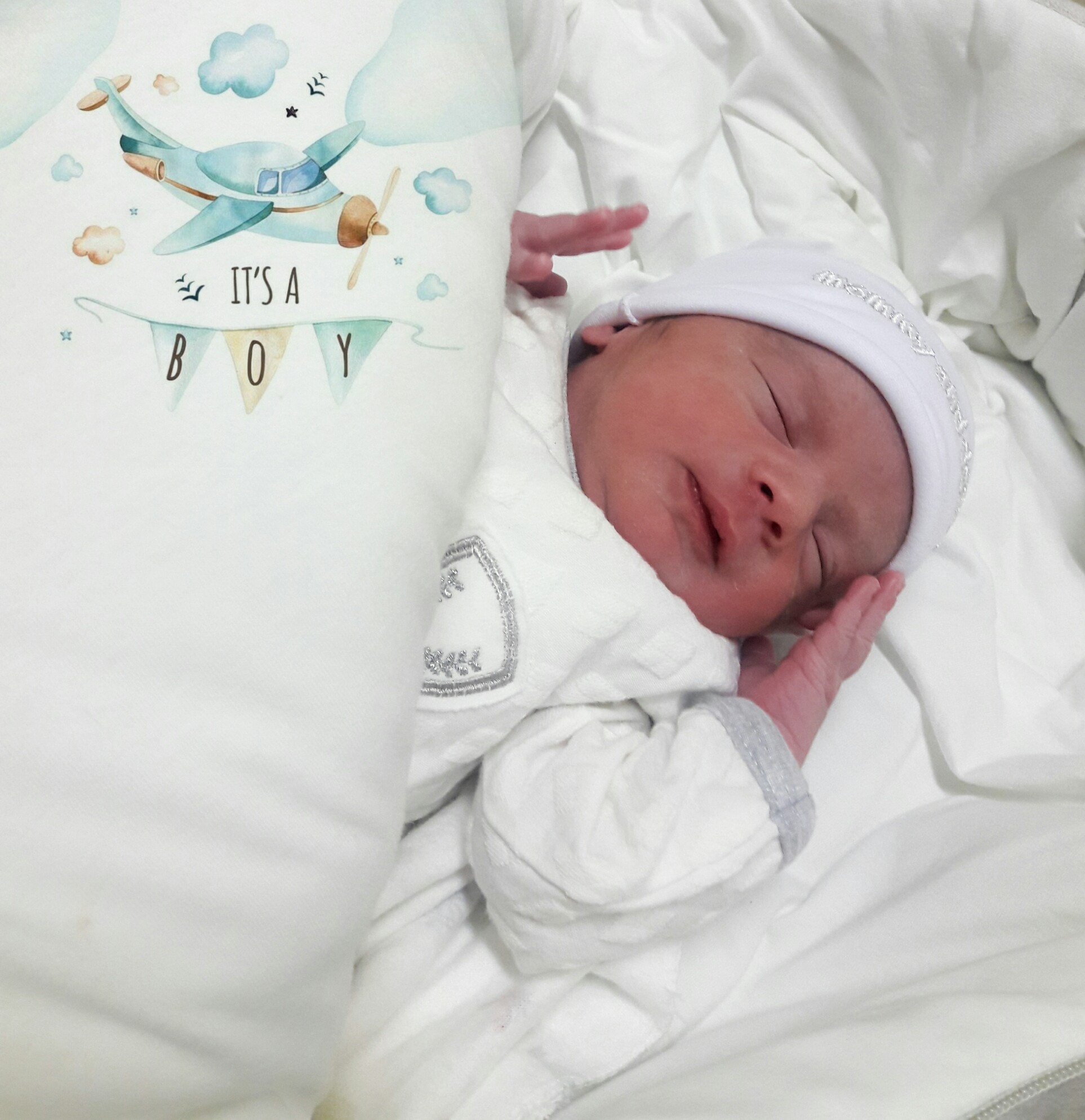 متولد شدن نوزاد سپهرپهلوان