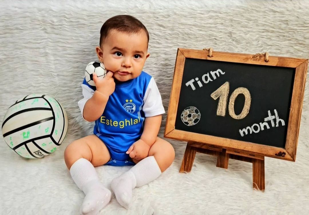 تخته سیاه فانتزی تیام طلایی