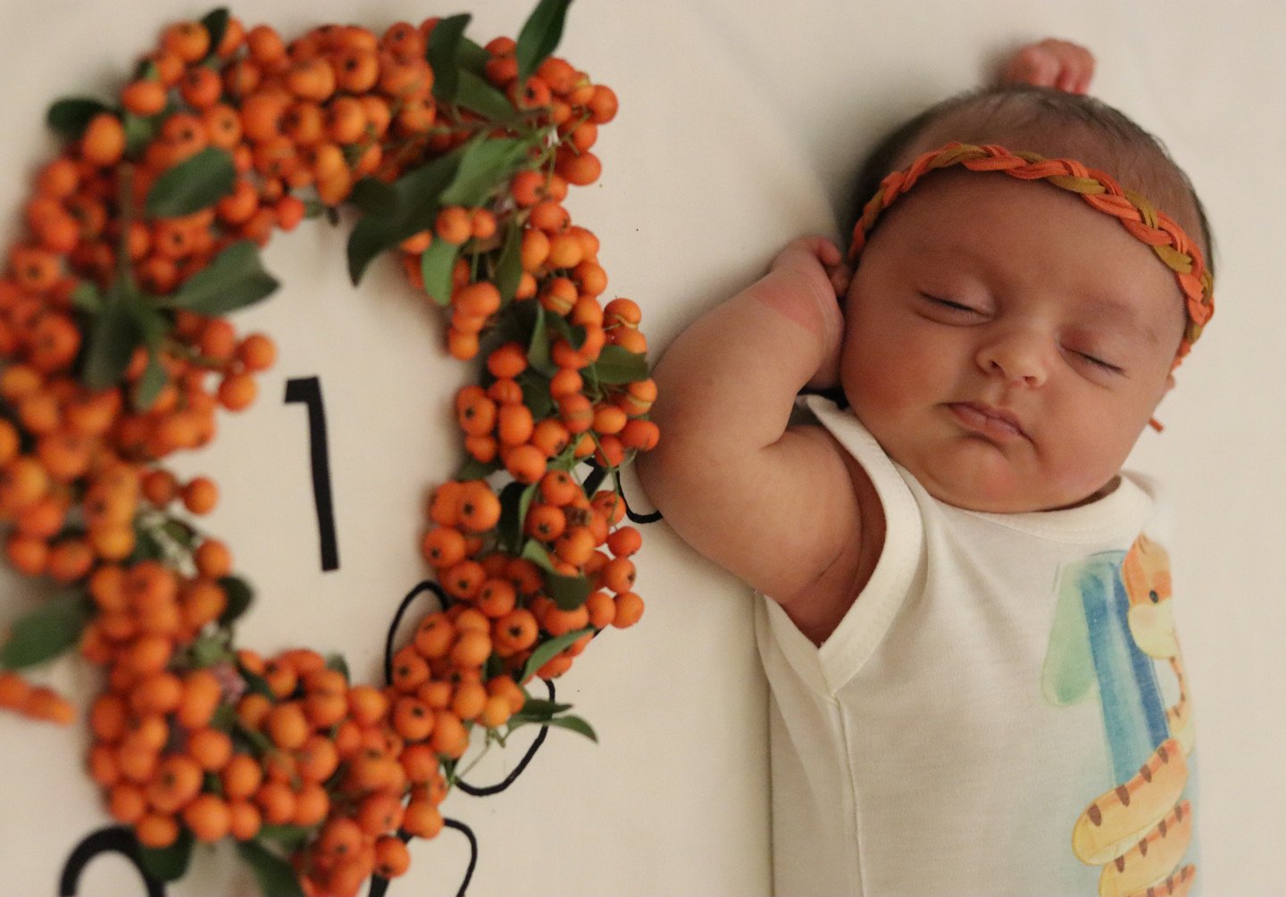 یک ماهگی نوزاد لنیا طاهران پور