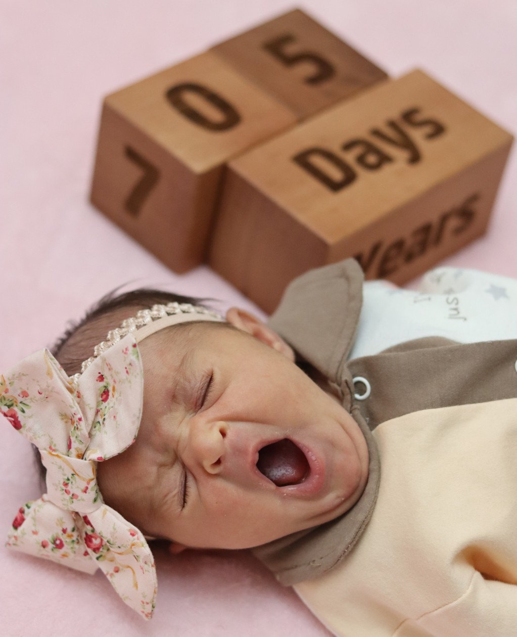 متولد شدن نوزاد لنیا طاهران پور