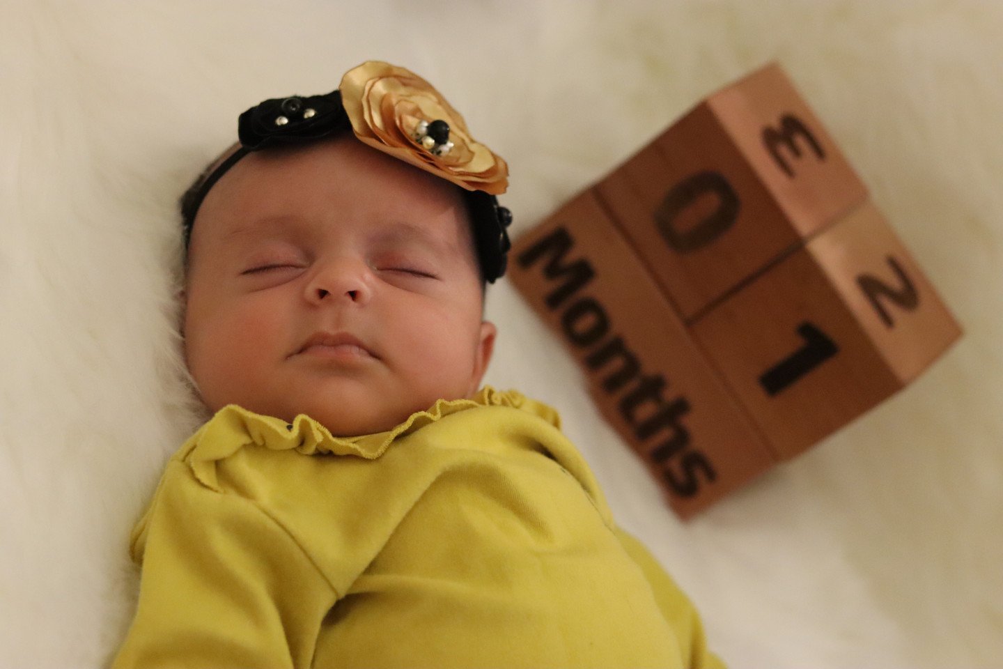 یک ماهگی نوزاد لنیا طاهران پور