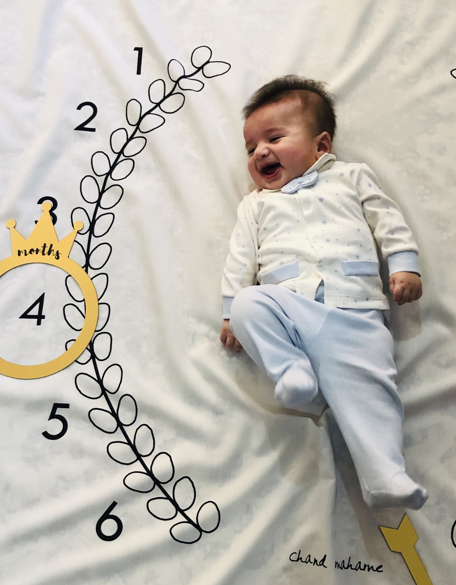 غلتیدن نوزاد آروین جلی