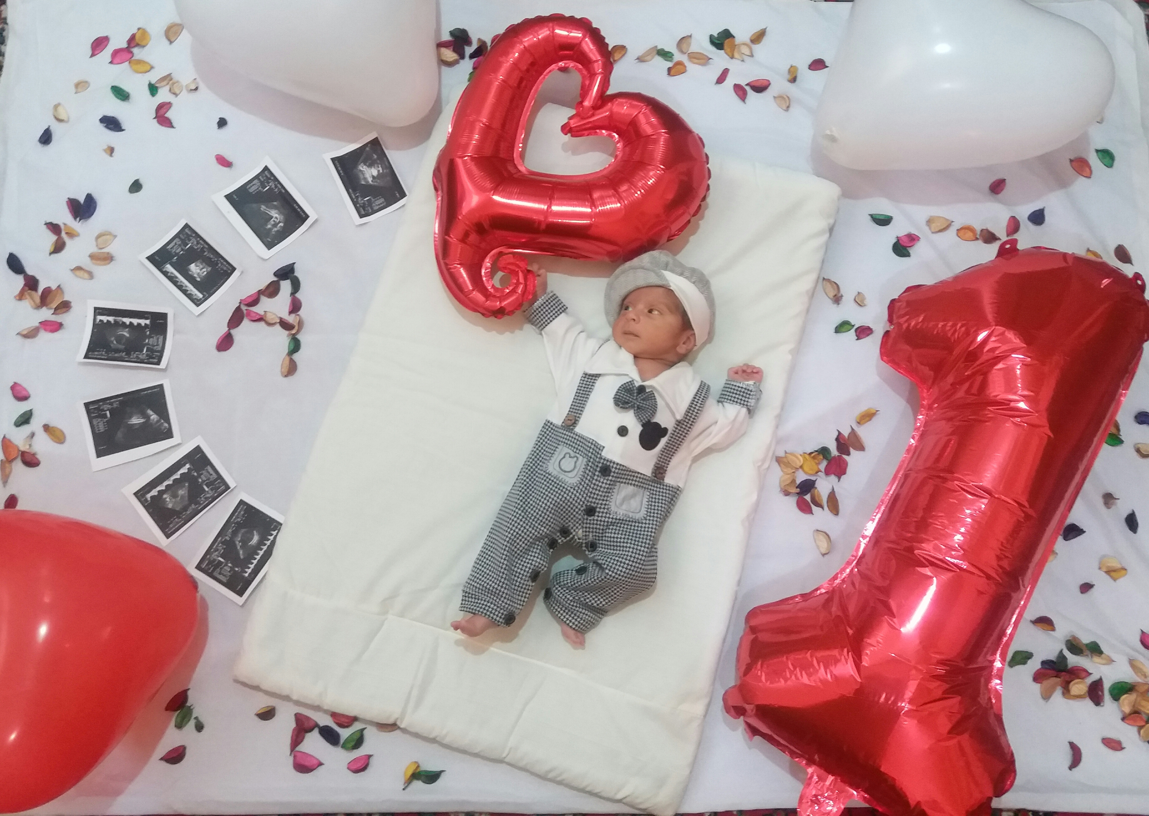 یک ماهگی نوزاد آدرین اعرابیان