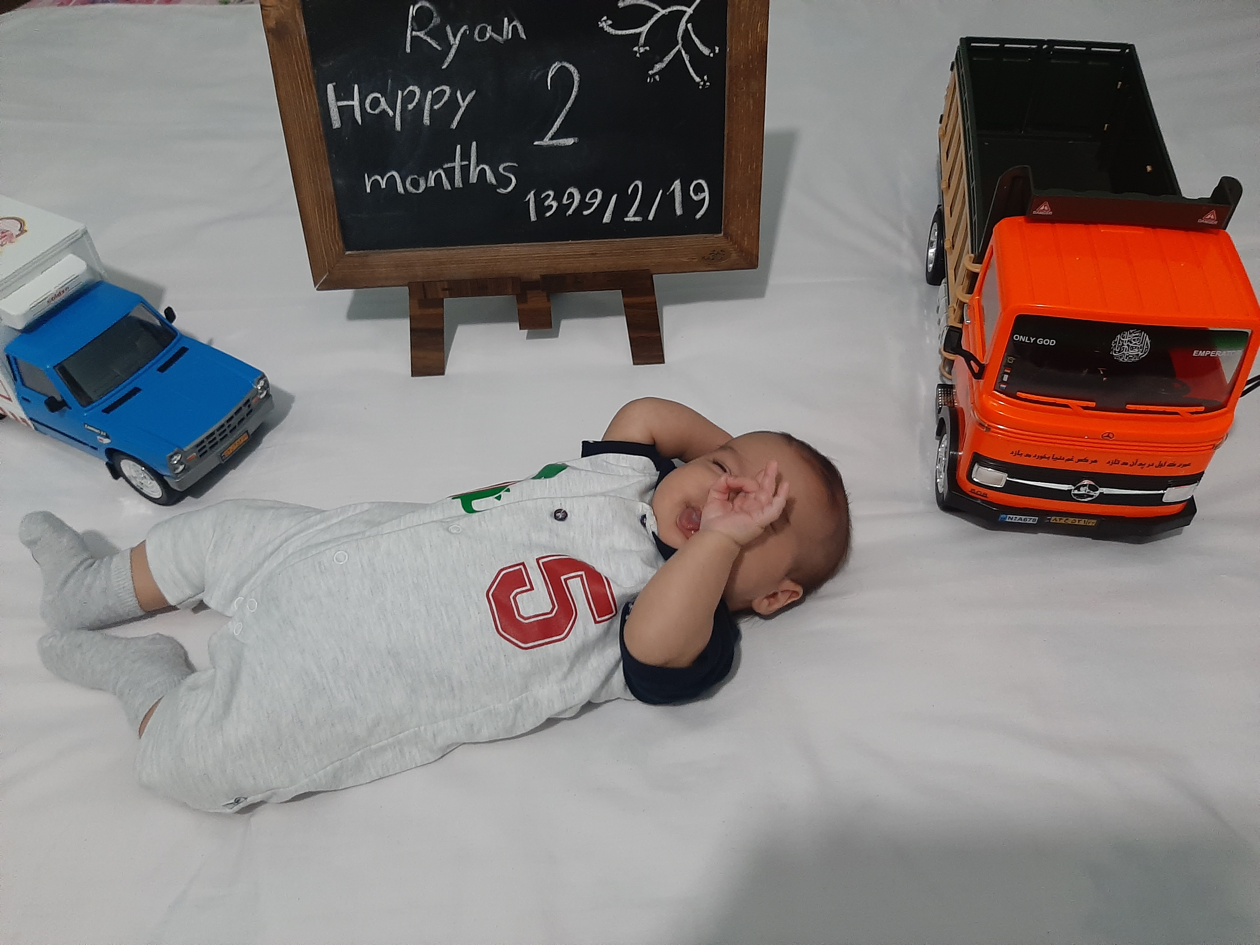 اولین خنده نوزاد رایان حسینی