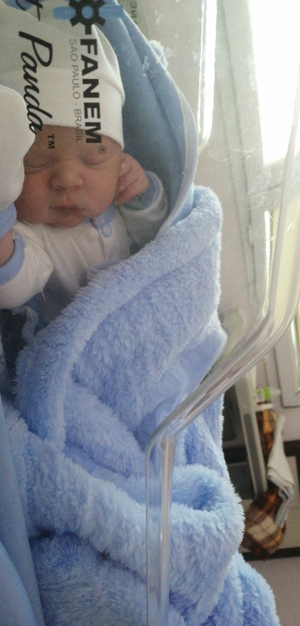 متولد شدن نوزاد آریا امن زاده