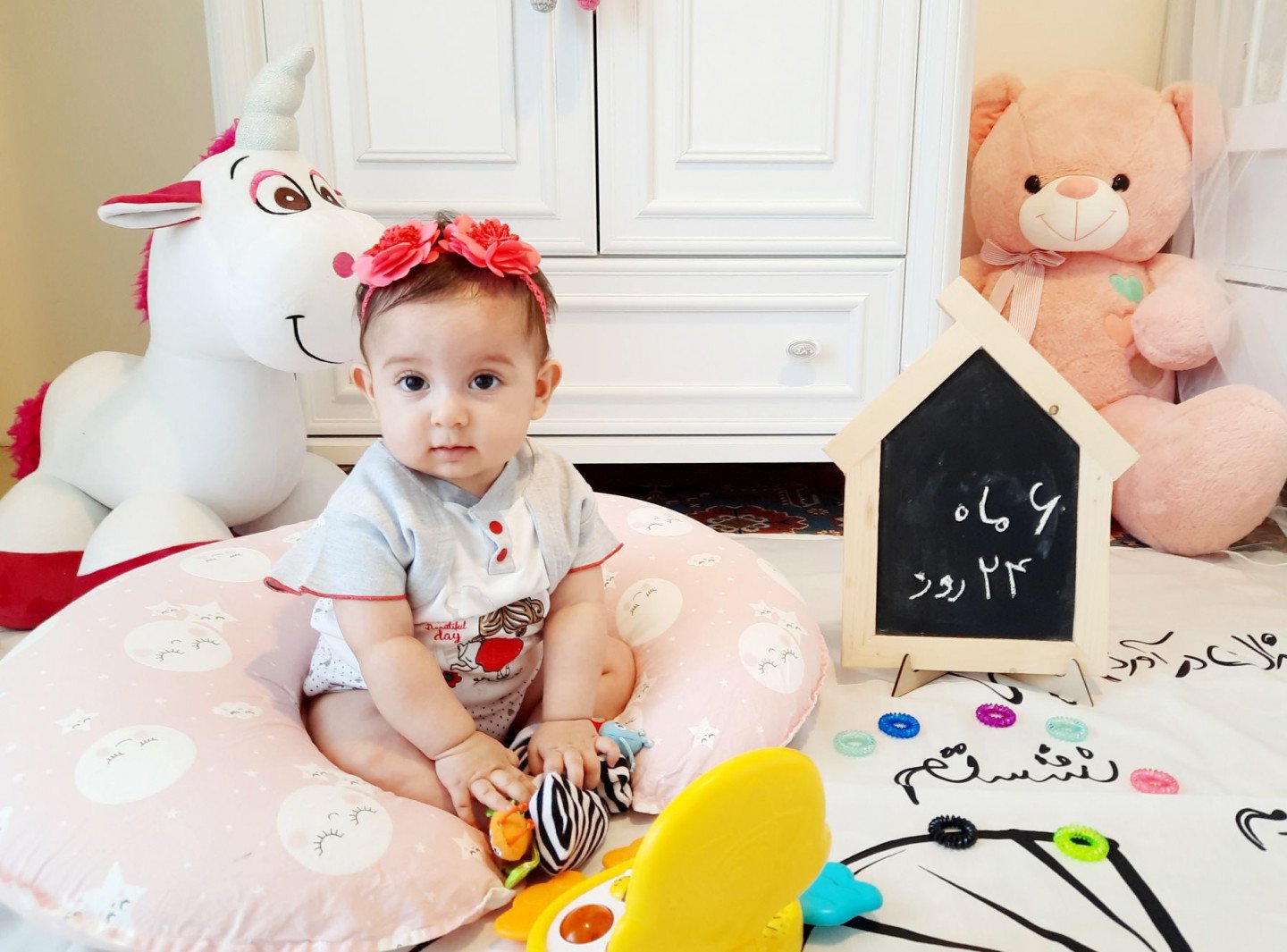 اولین نشستن نوزاد پارمیس پویان