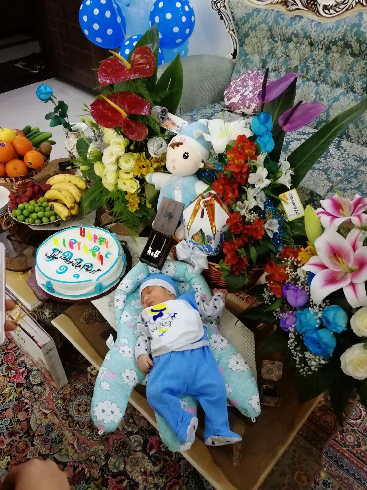 متولد شدن نوزاد آرسام اخوان