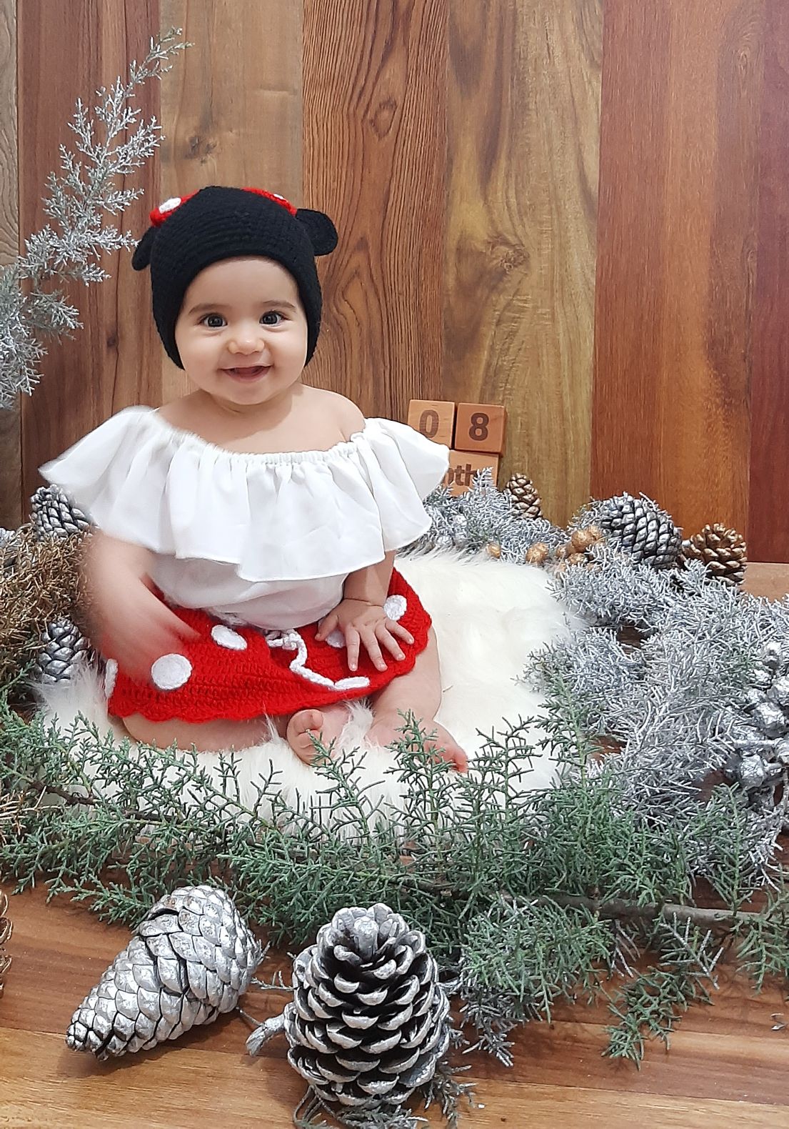 هشت ماهگی نوزاد آسناحاجی پور