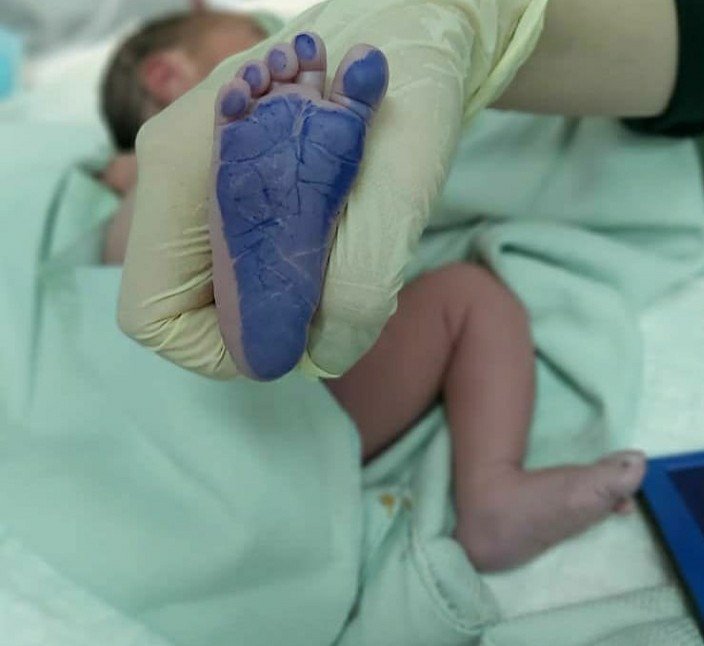 اثر پای نوزاد آسناحاجی پور