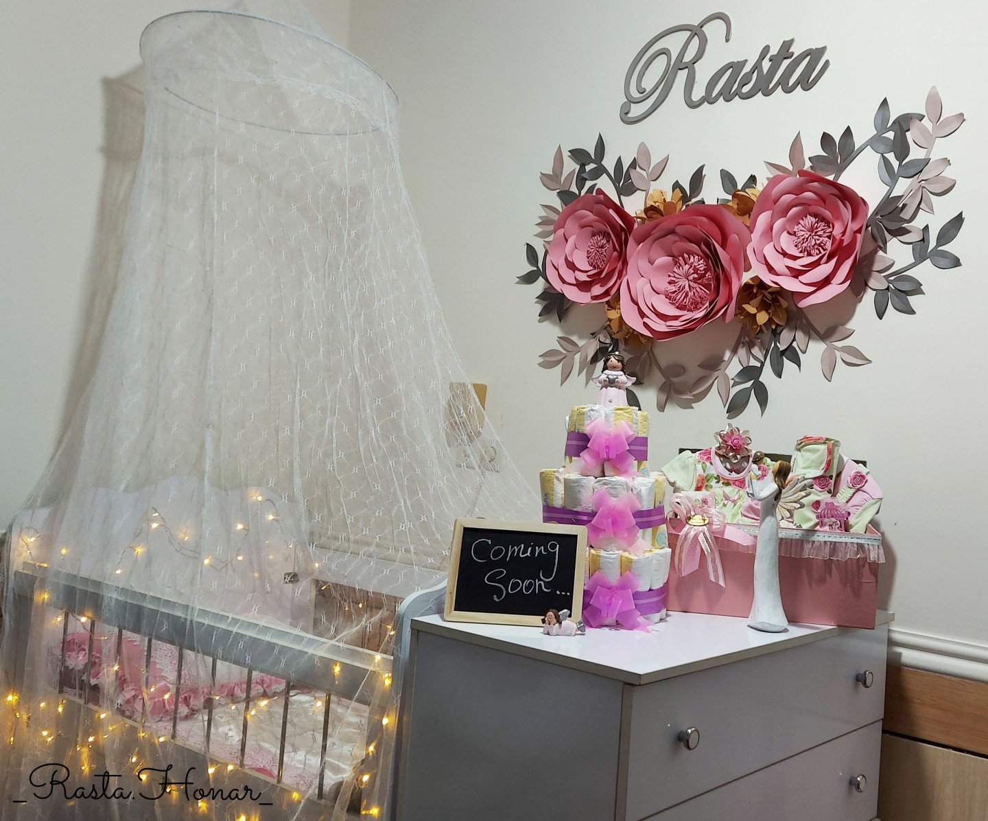 متولد شدن نوزاد رستاهنر