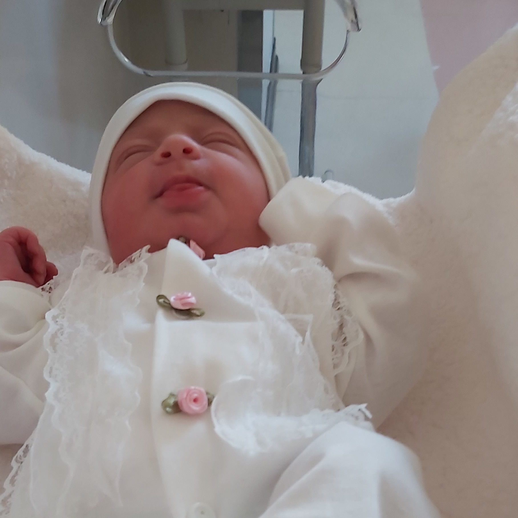 متولد شدن نوزاد الین مهدیخانی