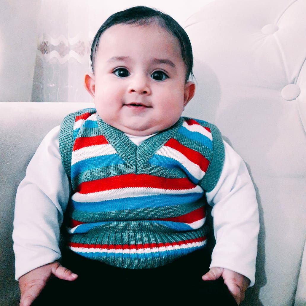 اولین نشستن نوزاد یـاســیـــن  ツ?