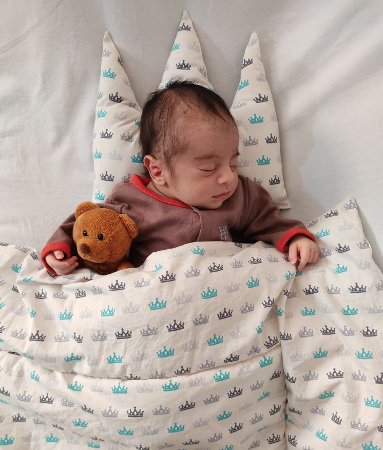 یک ماهگی نوزاد آرن طلوعی